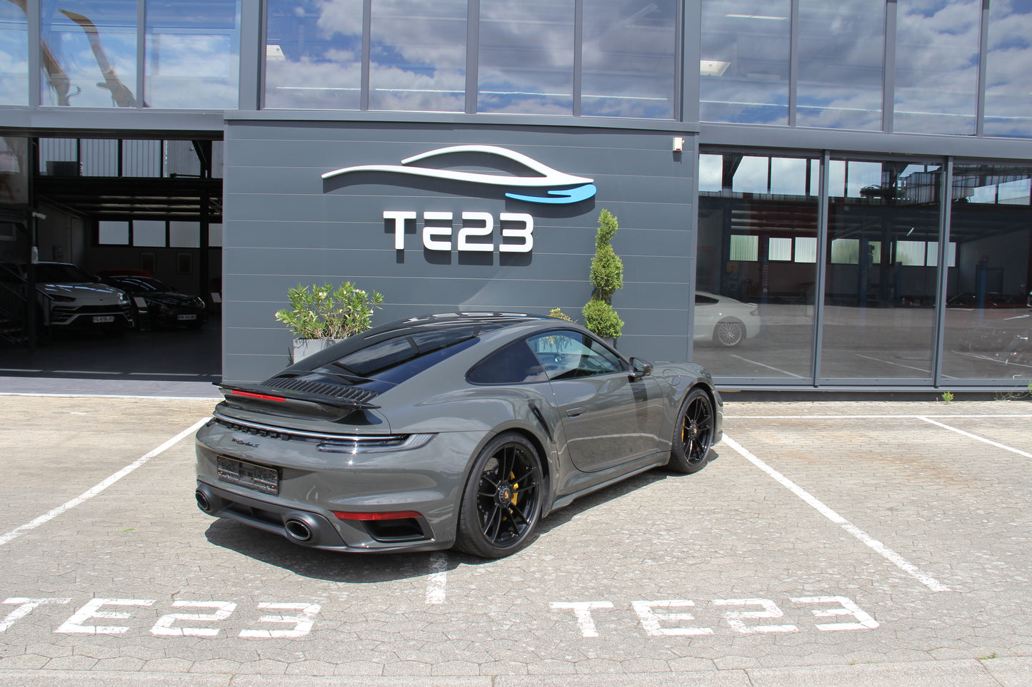 PORSCHE 992 TURBO S
