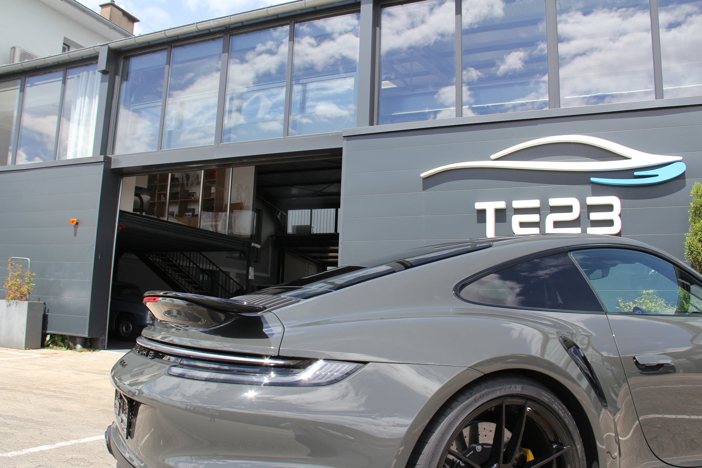 PORSCHE 992 TURBO S