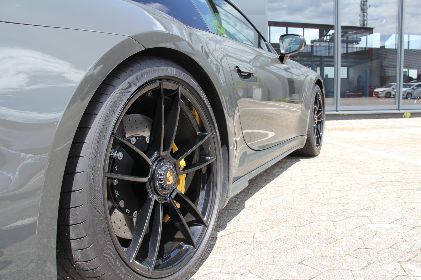 PORSCHE 992 TURBO S