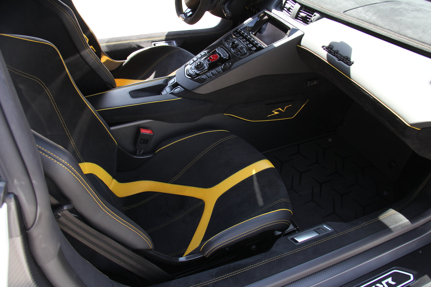 LAMBORGHINI AVENTADOR SV ROADSTER