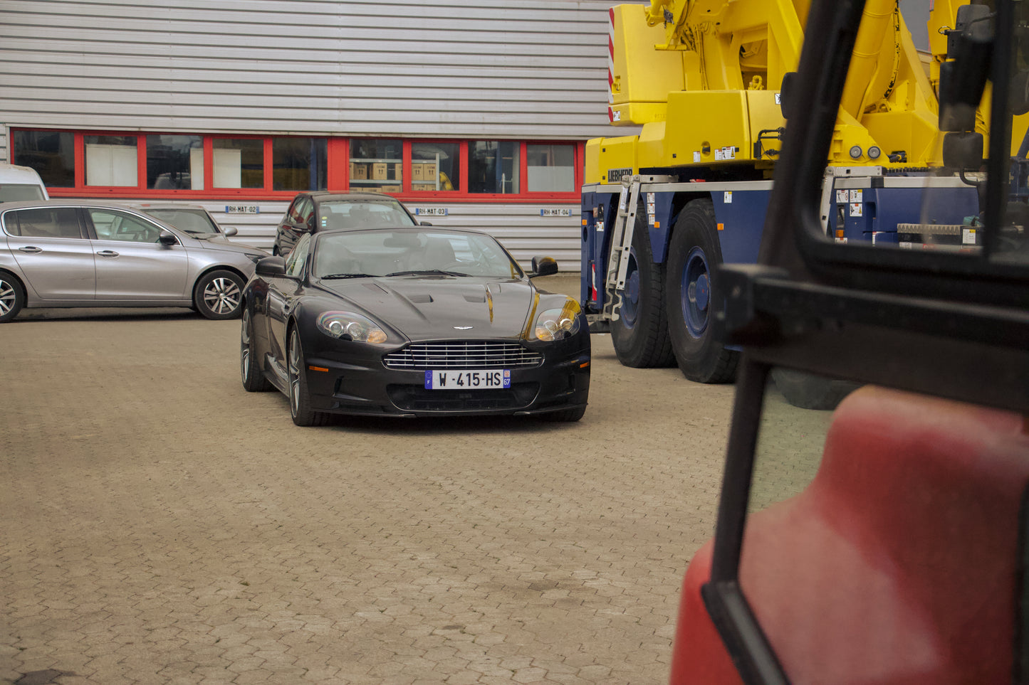 ASTON MARTIN DBS VOLANTE