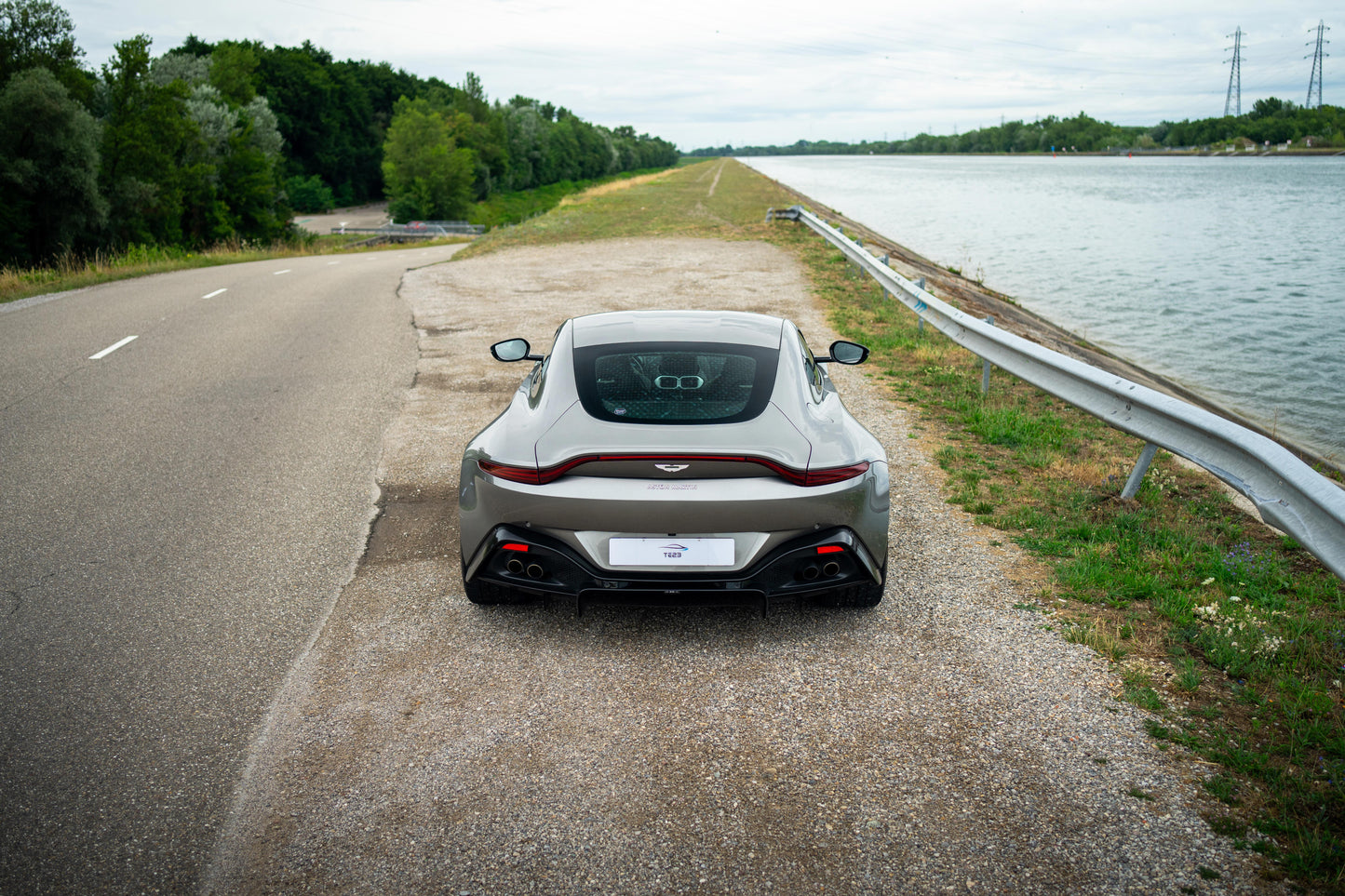 ASTON MARTIN V8 VANTAGE 2019