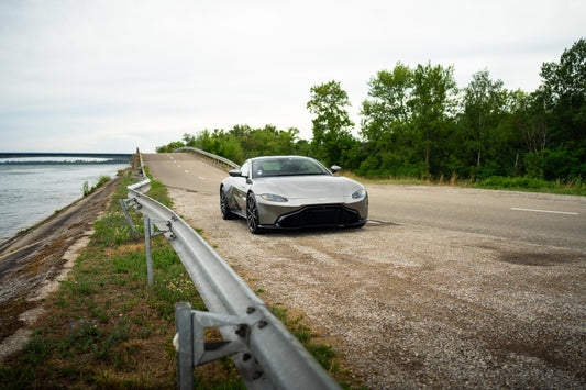 ASTON MARTIN V8 VANTAGE 2019