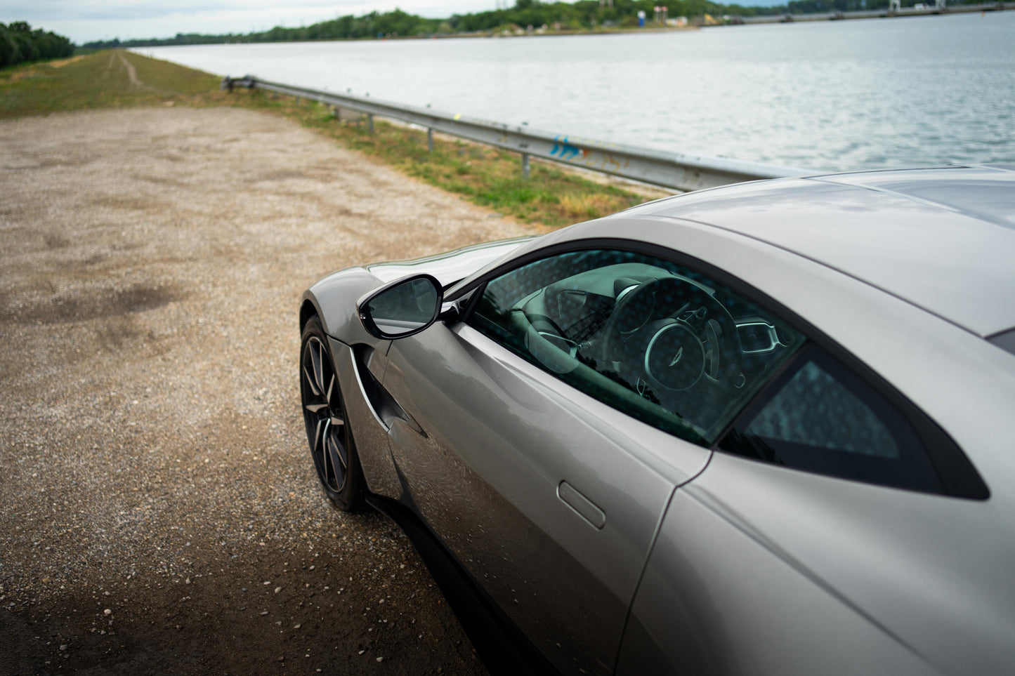 ASTON MARTIN V8 VANTAGE 2019