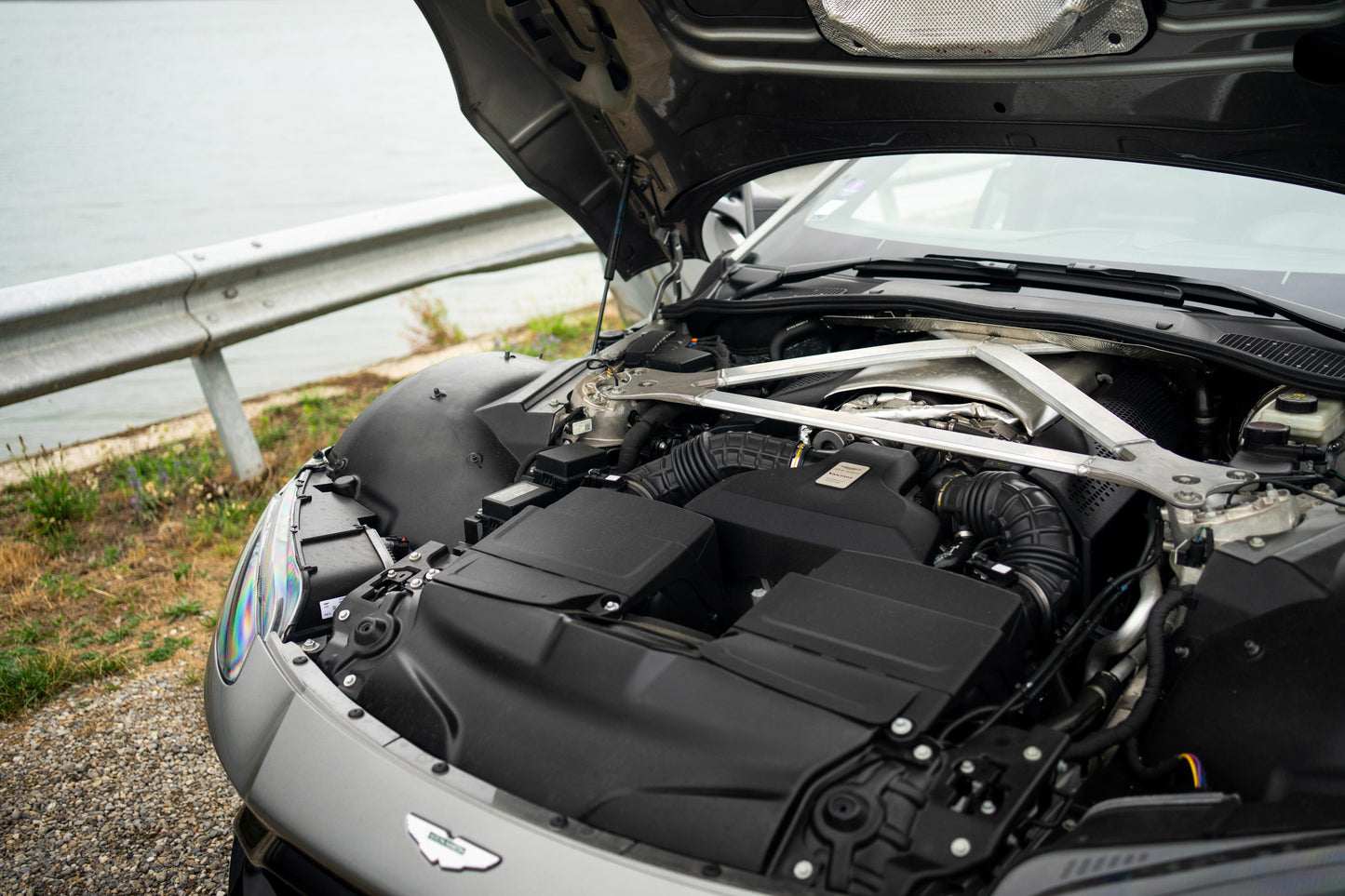 ASTON MARTIN V8 VANTAGE 2019