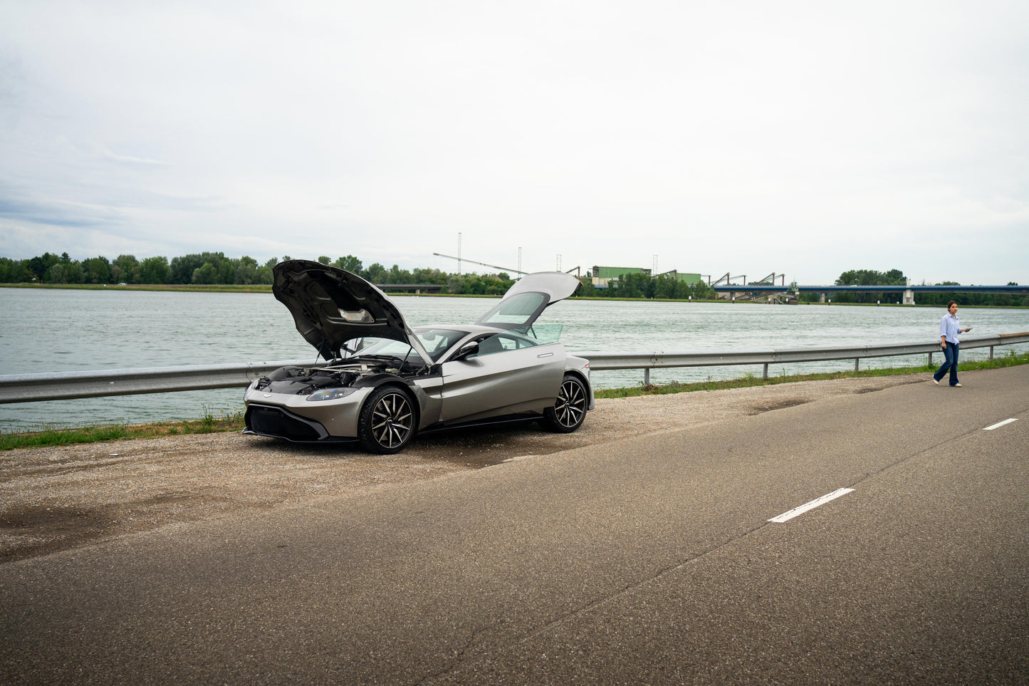 ASTON MARTIN V8 VANTAGE 2019