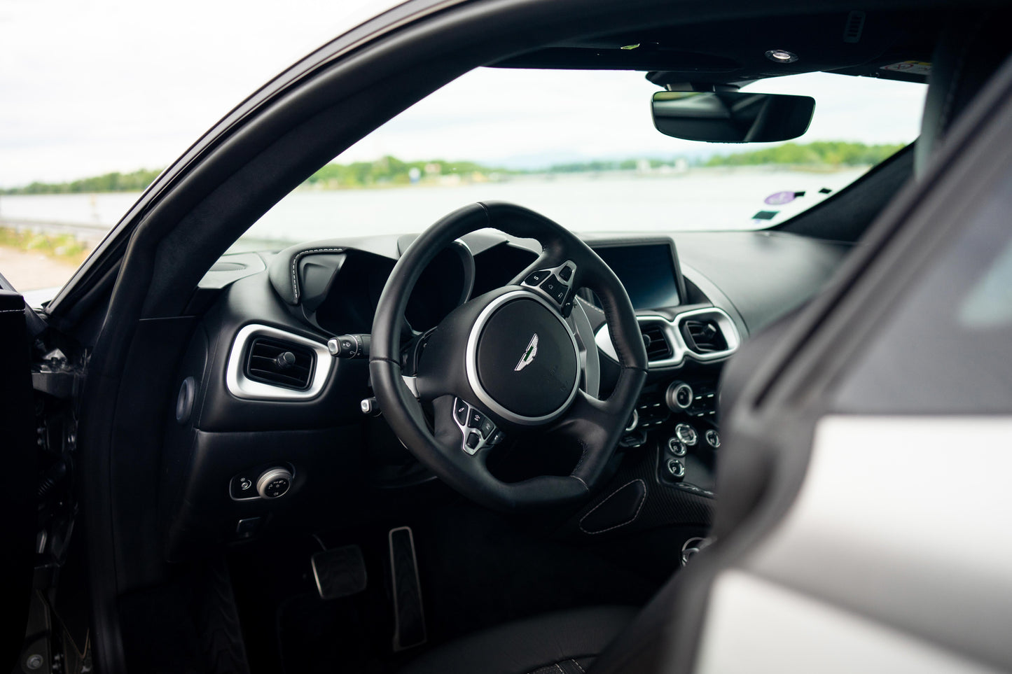 ASTON MARTIN V8 VANTAGE 2019