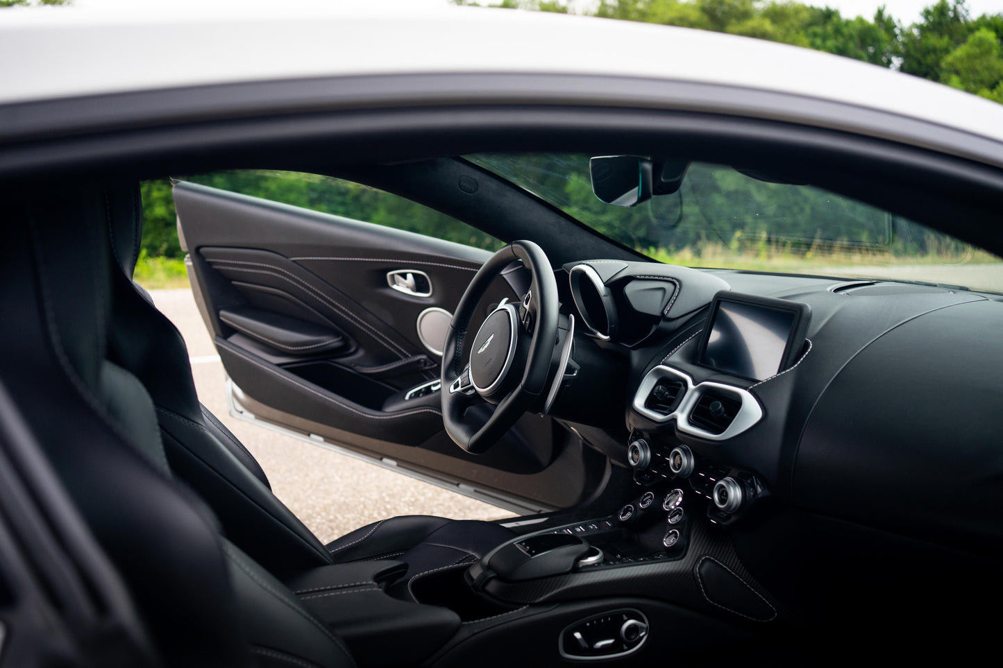 ASTON MARTIN V8 VANTAGE 2019