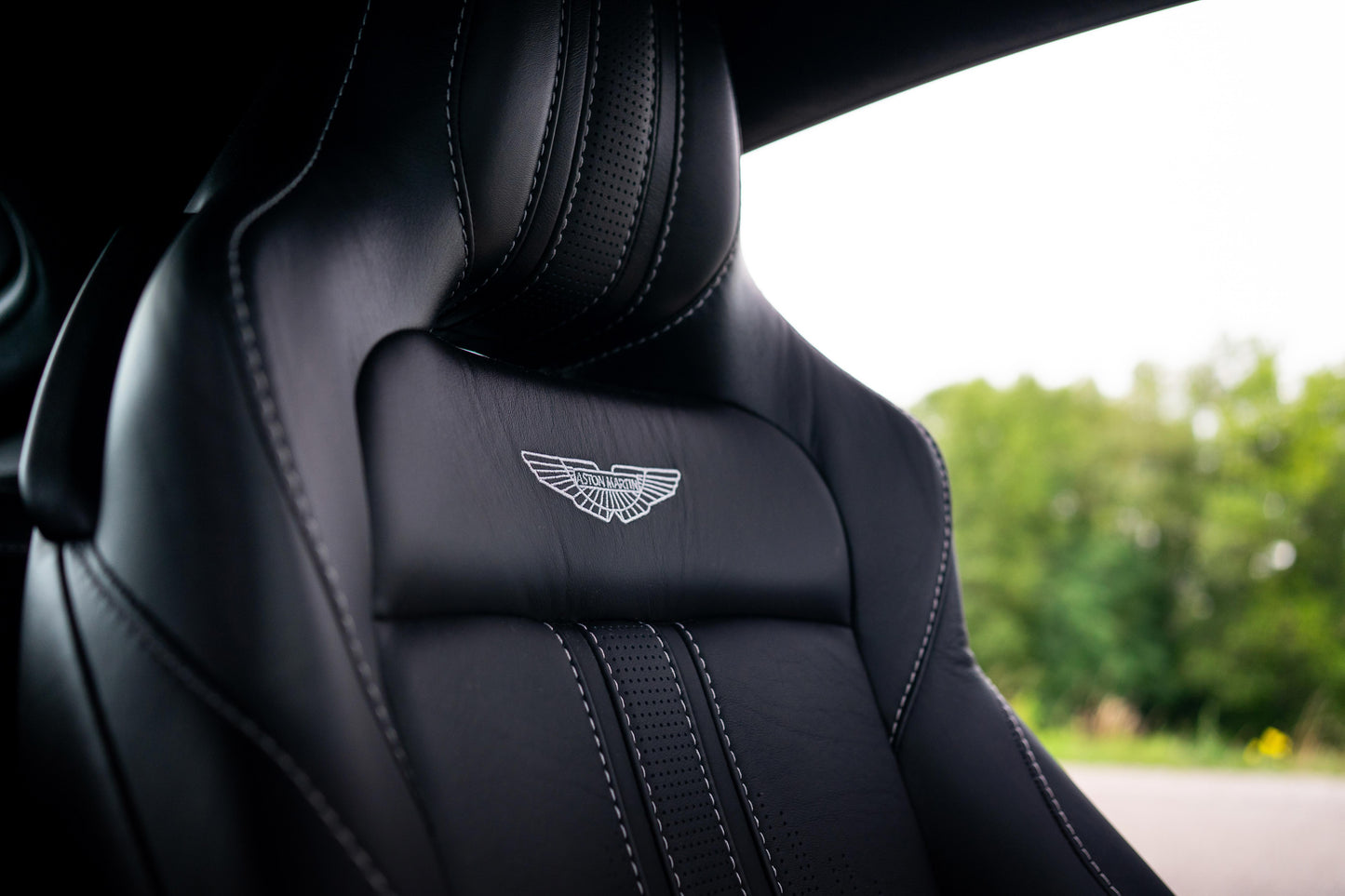 ASTON MARTIN V8 VANTAGE 2019