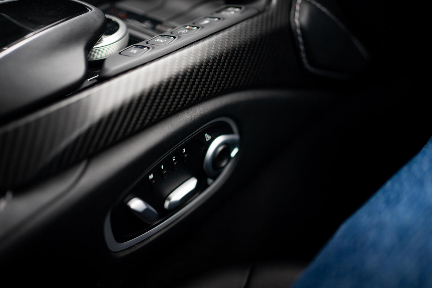 ASTON MARTIN V8 VANTAGE 2019