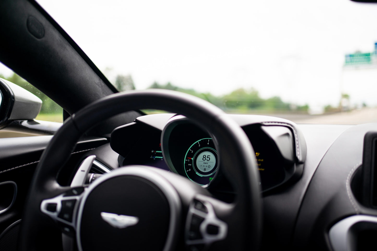 ASTON MARTIN V8 VANTAGE 2019