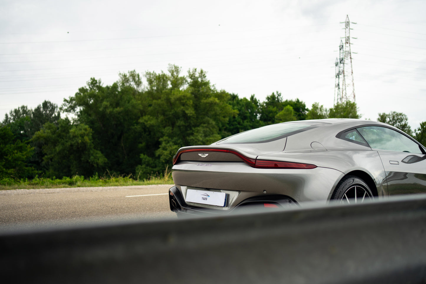 ASTON MARTIN V8 VANTAGE 2019
