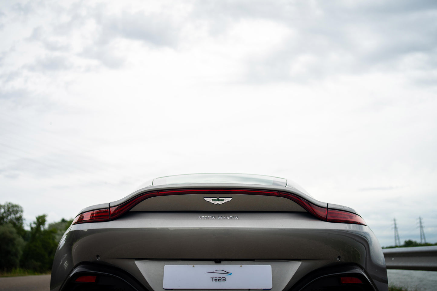 ASTON MARTIN V8 VANTAGE 2019
